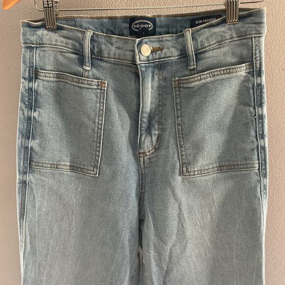 Scoop Flat Front Pocket Flare Leg Light Wash Denim Jeans Size 4 - Picture 2 of 13